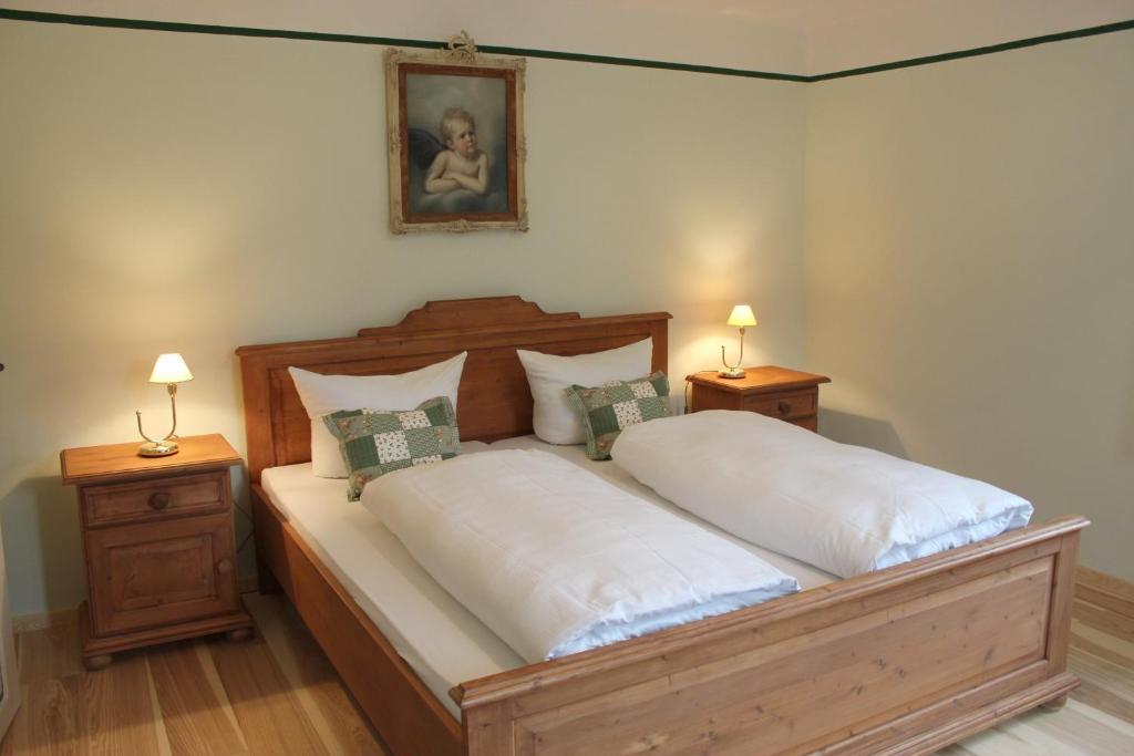 Wald Apartments Bei Schlossgaststaette Hohenberg - Seeshaupt, Suedlicher Stanberger See, Kostenfrei Parken, Ladestation Fuer Auto Und Fahrad, Wlan, Natur Pur Room photo